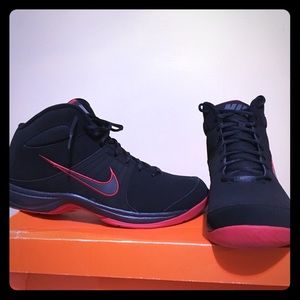 Nike overplay vi